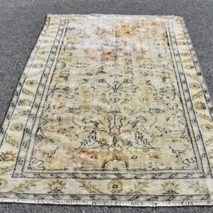4.7 ft. x 7.1 ft. Vintage Turkish Rug TR30017 Image 1