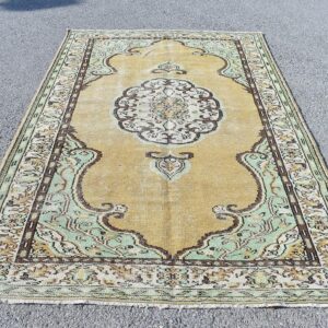 5.6 ft. x 9.1 ft. Vintage Turkish Rug TR31137 Image 1