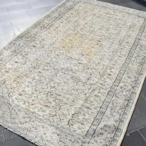 5.5 ft. x 8.8 ft. Vintage Turkish Rug TR31947 Image 1