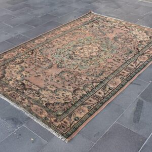 5.5 ft. x 8.4 ft. Vintage Turkish Rug TR32017 Image 1