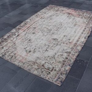 5.6 ft. x 8.5 ft. Vintage Turkish Rug TR32487 Image 1