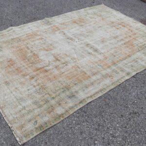 5.7 ft. x 8.6 ft. Vintage Turkish Rug TR32677 Image 1