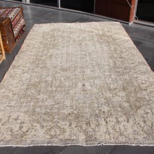 6.3 ft. x 10.5 ft. Vintage Turkish Rug TR33197 Image 1