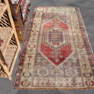 3.1 ft. x 5.7 ft. Vintage Turkish Rug TR33537 Image 1