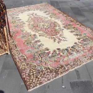 5.8 ft. x 8.8 ft. Vintage Turkish Rug TR33557 Image 1