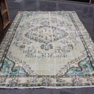 5.7 ft. x 8.5 ft. Vintage Turkish Rug TR34147 Image 1
