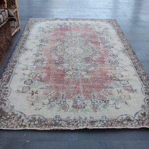 5.3 ft. x 8.9 ft. Vintage Turkish Rug TR34477 Image 1