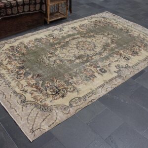 5.6 ft. x 9.5 ft. Vintage Turkish Rug TR35837 Image 1