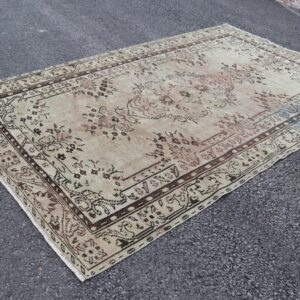 5.9 ft. x 9.1 ft. Vintage Turkish Rug TR36117 Image 1