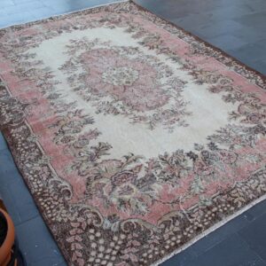 7.1 ft. x 10.5 ft. Vintage Turkish Rug TR36517 Image 1