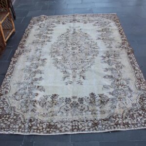 5.5 ft. x 8.4 ft. Vintage Turkish Rug TR36727 Image 1