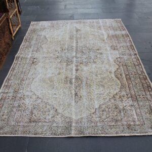 5.7 ft. x 8.2 ft. Vintage Turkish Rug TR36947 Image 1