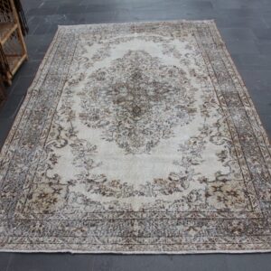 5.7 ft. x 9.1 ft. Vintage Turkish Rug TR36967 Image 1