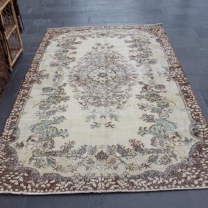 5.4 ft. x 8.9 ft. Vintage Turkish Rug TR36977 Image 1
