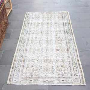 3.2 ft. x 6.2 ft. Vintage Turkish Rug TR37157 Image 1