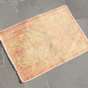 1.6 ft. x 2.2 ft. Vintage Turkish Rug TR37417 Image 1