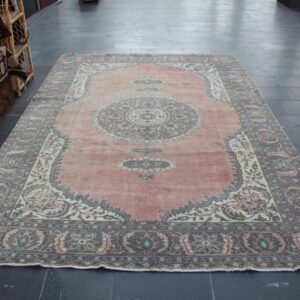 6.9 ft. x 9.5 ft. Vintage Turkish Rug TR37507 Image 1