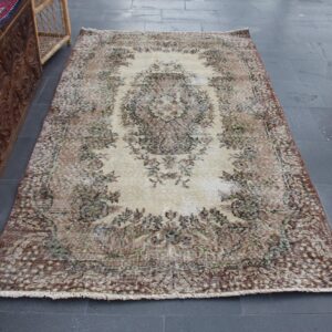 3.9 ft. x 7.1 ft. Vintage Turkish Rug TR37527 Image 1