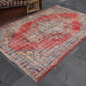 5.3 ft. x 6.1 ft. Vintage Turkish Rug TR37657 Image 1