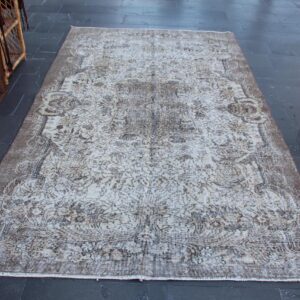 5.5 ft. x 9.4 ft. Vintage Turkish Rug TR37667 Image 1
