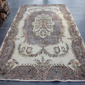4.8 ft. x 9 ft. Vintage Turkish Rug TR38147 Image 1