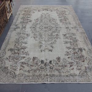 5.3 ft. x 8.9 ft. Vintage Turkish Rug TR38277 Image 1