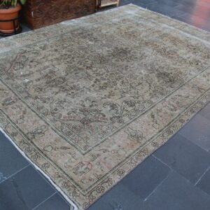 6.6 ft. x 9.4 ft. Vintage Turkish Rug TR39167 Image 1