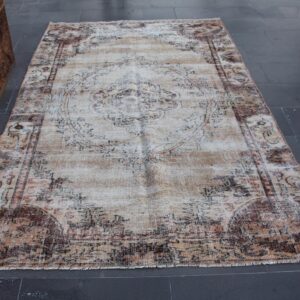 5.4 ft. x 8.6 ft. Vintage Turkish Rug TR39177 Image 1