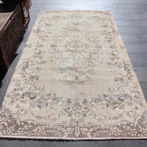 4.9 ft. x 9.8 ft. Vintage Turkish Rug TR39467 Image 1