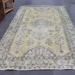 5.1 ft. x 8.8 ft. Vintage Turkish Rug TR39517 Image 1