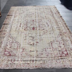 5.9 ft. x 8.9 ft. Vintage Turkish Rug TR39877 Image 1
