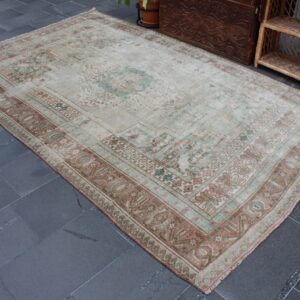 5.7 ft. x 9.4 ft. Vintage Turkish Rug TR40427 Image 1
