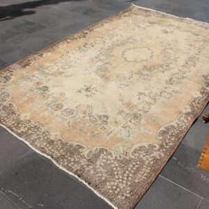 5.6 ft. x 9.3 ft. Vintage Turkish Rug TR40607 Image 1