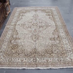 5.4 ft. x 8.9 ft. Vintage Turkish Rug TR40647 Image 1