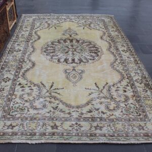 5.7 ft. x 9.5 ft. Vintage Turkish Rug TR40687 Image 1