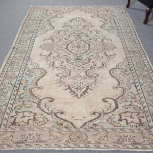 5.7 ft. x 8.9 ft. Vintage Turkish Rug TR42007 Image 1