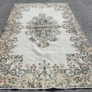 5.6 ft. x 9.2 ft. Vintage Turkish Rug TR42317 Image 1