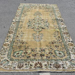 4.7 ft. x 8.8 ft. Vintage Turkish Rug TR42327 Image 1