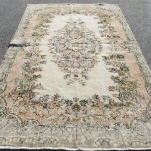 5.6 ft. x 9 ft. Vintage Turkish Rug TR44027 Image 1
