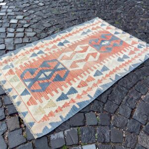 3.4 ft. x 5.3 ft. Vintage Kilim Rug TR61262 Image 1