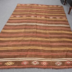 5.5 ft. x 8.3 ft. Vintage Kilim Rug TR62112 Image 1