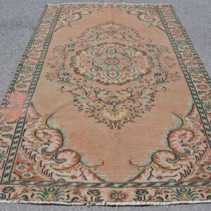 5.6 ft. x 9 ft. Vintage Turkish Rug TR46287 Image 1