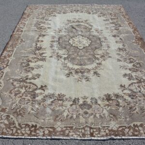 6.6 ft. x 9.3 ft. Vintage Turkish Rug TR47077 Image 1