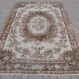 5.5 ft. x 8.4 ft. Vintage Turkish Rug TR47397 Image 1