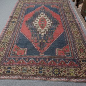 5.1 ft. x 9.5 ft. Vintage Turkish Rug TR47997 Image 1